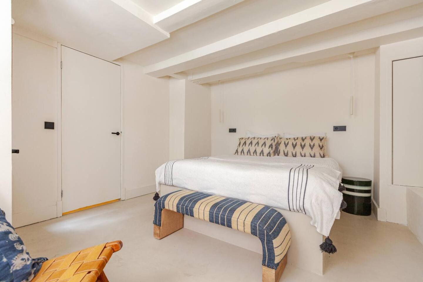 Luxury In Location Of Apartment